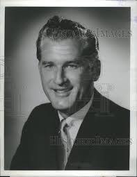 Merle Harmon's Instagram, Twitter & Facebook