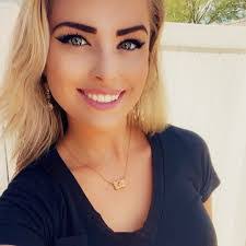 Natalie Gardner's Instagram, Twitter & Facebook