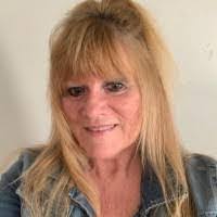 Deborah Quire's Instagram, Twitter & Facebook