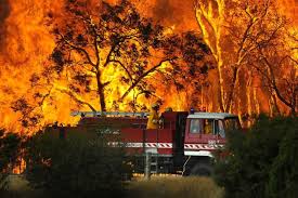 A Country Fire Authority Truck Is Pictured In Front Of Flames While Fighting A Bunyip Bushfire In 2019 Natural Disasters California Wildfires Wild Fire