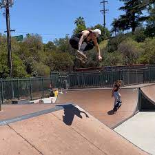 Der song aus der beats by dr. Leticia Bufoni Leticiabufoni Instagram Photos And Videos