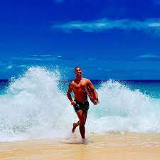 Im alter von acht monaten zog er sich eine virusinfektion zu und verlor daraufhi. Benjamin Piwko Auf Instagram Wave After Wave Be Water My Friend Dieperfektewelle Surfing Alldaylong Surfspot Deaf Bigwave Nature Hawaii