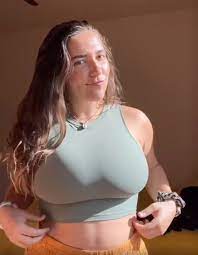I'm a gym girl with big boobs - I tried on the best Amazon workout tops to  exercise braless and one blew me away | The Irish Sun