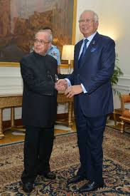 Yang berhormat dato' sri haji mohammad najib bin tun haji abdul razak (jawi: President Mukherjee On Twitter Prime Minister Dato Sri Mohd Najib Bin Tun Abdul Razak Of Malaysia Called On Presidentmukherjee At Rashtrapati Bhavan Today Https T Co V8dtx4h02z