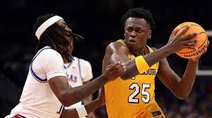 Mark Mitchell is an option for Kentucky basketball. But it's a tricky situation