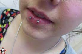 Horizontal Lip Piercing Lip Piercing Cute Piercings Piercings