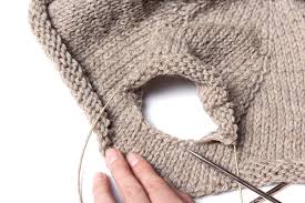 Repeat this sequence all the way around the sleeve opening until you have picked up all the stitches. How To Pick Up Stitches For The Raglan Sleeve And Avoid Holes In The Underarm For The Love Of Knitwear