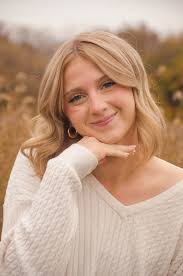 When we brave the cold together for a senior session! Sneak of Tonight's  session #senior #seniorpictures #seniorportraits #wilmingtonncphotographer  #classof2025 #senior2025 #portraitphotography #wilmingtonnc #greenfieldlake