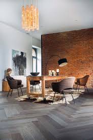 Graues Parkett Richtig Kombinieren 20 Ideen Und Inspirationen Grauer Holzboden Bodengestaltung Parkett Grau