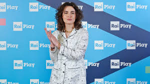 E grazie, mica ci voleva quest'occhio di lince per vedere un talento mastodontico come. Sanremo 2021 Gli Abiti Di Madame Al Festival Look Stilista Vestiti