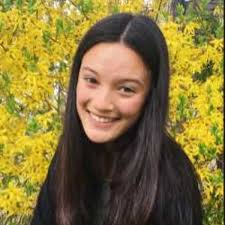 Summer Cullen's Instagram, Twitter & Facebook