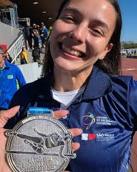 Team Karla não está diferente não, não, não... esses são os que ficam nos  bastidores! 😊 Mames e papis, fiéis escudeiros que nos ajudam, acompanham,  apoiam, torcem, puxam a orelha de quem