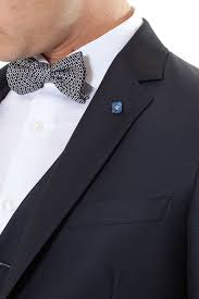 Tutto il catalogo abiti uomo blu notte lo trovi ora disponibile su glamood. Lardini Abito Blu Notte Per Uomo Primavera Estate Rione Fontana