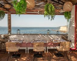 Los Sitios Favoritos De Una Editora De Moda Que Pasa Las Vacaciones Estivales En La Costa Azul Vogue Espana