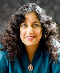 Amazon.com: We Rise, We Resist, We Raise Our Voices: 9780525580423: Hudson,  Wade, Hudson, Cheryl Willis: Books