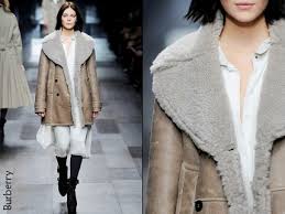 La veste est fourré en mouton retourné, ce qui rend le vêtement très confortable et léger. La Veste En Peau De Mouton Tendances De Mode