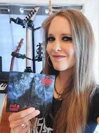 Awesome drum through from lala such precision watch her footwork too one of  the greatest in the business 👏take a bow princess lala dear friend!!🤘🥁❤🤘