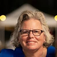 Julie Starkey's Instagram, Twitter & Facebook