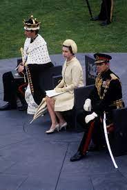 Pin By Gladys Neufeld On Elizabeth And Bess Queen Elizabeth Elizabeth Ii Queen Elizabeth Ii