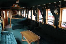 Pentru cei din zonă, magazinul va fi o mană cerească, majoritatea buticurilor din zonă fiind doar. Old And New Trains On Display At The Gara De Nord Railway Station In Romanian Capital Romania Insider