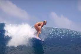 Close surfista nua