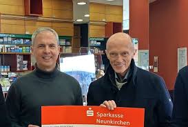 Bertram Taler Spendenübergabe in Linden-Apotheke Neunkirchen