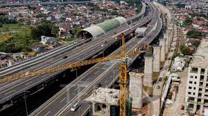 Konstruksi jembatan tersebut memiliki tinggi lebih dari 60 meter dan panjang 160 meter tipe balance cantilever serta dikerjakan dengan metode cor di tempat menggunakan alat form traveler selama 14 bulan. Biaya Proyek Kereta Cepat Jakarta Bandung Diprediksi Membengkak 23 Persen Bisnis Tempo Co