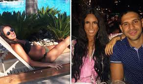 He is married to his lovely wife kim stekelenburg and has two children with her named naud stekelenburg and sem. Who Is Everton Goalkeeper Maarten Stekelenburg S Wife Kim Do They Have Children Celebrity News Showbiz Tv Express Co Uk