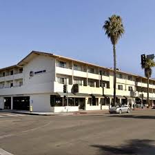 The west beach inn is located on busy west cabrillo boulevard, right across from the santa barbara harbor and beach. Aaa Travel Guides Hotels Santa Barbara Ca