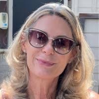 400+ "De'anne" profiles