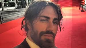 Uomini e Donne, il nuovo cavaliere Tony sotto accusa: “Era fidanzato fino  ad agosto”