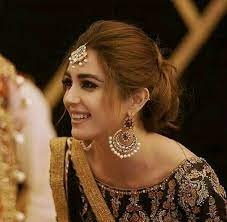 Pin By Mona Pala On ɖ ʑʑ Indian Wedding Hairstyles Saree Hairstyles Lehenga Hairstyles