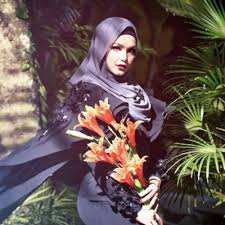 Dan rindu datang setiap saat seolah tak mengizinkan sedetik untuk berpisah. Lirik Segala Perasaan Siti Nurhaliza Arnamee Blogspot