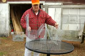 The bait is connected with a spring or some elastic stuff that makes it even attractive. Crabpots Ben Casey Photo Essay Towndock Net