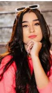 Emily Sem's Instagram, Twitter & Facebook