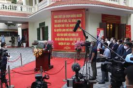 Trong bài viết, tổng bí thư trọng cho rằng đội ngũ cán bộ của ta hiện nay đông nhưng chưa thật tình trạng chạy chức, chạy quyền, chạy quy hoạch, chạy luân chuyển, chạy phiếu bầu, chạy bằng ảnh: Tá»•ng Bi ThÆ° Nguyá»…n Phu Trá»ng Bá» Phiáº¿u Báº§u Ä'bqh Va HÄ'nd Cac Cáº¥p Bao Cong An Nhan Dan Ä'iá»‡n Tá»­