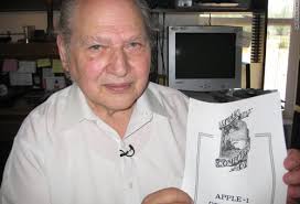 Đồng sáng lập Apple chưa bao giờ sử dụng iPhone