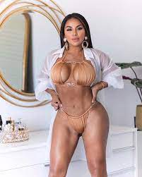 25 Sexy Pictures of Dolly Castro in Bikini and Cleavage Dress – Airtime  Chicks