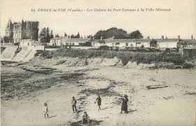Cpa France 85 Saint Gilles Croix De Vie Les Chalets Du Port Terrasse A La Villa Miramar Belle Photo Patrouille De France France