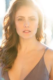 Ashley Ross's Instagram, Twitter & Facebook