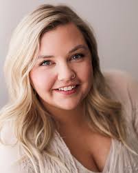 Haley and I became friends in a completely unconventional way (long story  😅) but four-ish years later I'm so thankful for this woman in my life! Not  only is she one of