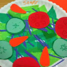 Salad Craft Green Tissue Paper Paper Cucumbers Carrots Tomatoes And Cabbage Vegetable Crafts Preschool Food Crafts Preschool Crafts