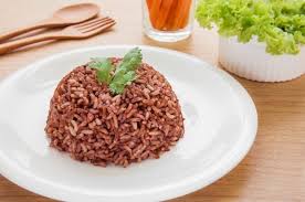 Meski berat, yang harus diingat adalah kita tidak sendiri menjalani cobaan ini. Inilah 8 Rekomendasi Menu Buka Puasa Untuk Diet Yang Patut Untuk Kamu Coba