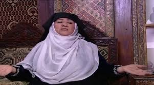 ولدت عام ١٨٧٩ /٢٣.يونيو وفي عام ١٩٢٣ أسست جمعية باسم الإتحاد النسائي المصري هدفها رفع مستوي كانت التقاليد في #مصر تحرم التعليم على المرأة و #هدى_الشعراوي كسرت هذه القاعدة وتعلمت و ساعمت في تعليم النساء. Ø£Ù… Ø²ÙƒÙŠ Ø´Ø§Ø±ÙƒØª ÙÙŠ Ø§Ù„Ù†Ø³Ø®Ø© Ø§Ù„Ø«Ø§Ù†ÙŠØ© Ù…Ù† Ø¨Ø§Ø¨ Ø§Ù„Ø­Ø§Ø±Ø© Ø¨Ø¹Ø¯ Ø¥Ø°Ù† Ø§Ù„Ù…Ù„Ø§ Ù…Ø¬Ù„Ø© Ø³ÙŠØ¯ØªÙŠ