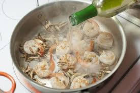 White wines are a refreshing, crisp wine with a fruity and floral aroma. How To Cook With Wine Bettycrocker Com