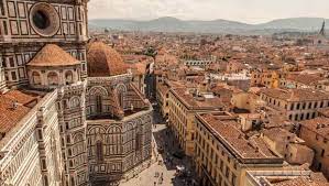 Architecture buffs can admire the ancient ponte vecchio bridge, while serious shoppers can spend a blissful afternoon wandering the shops of piazza santo spirito. Les Bons Plans A Connaitre Pour Un Sejour A Florence En Italie Le Blog Vacances D Hispanoa
