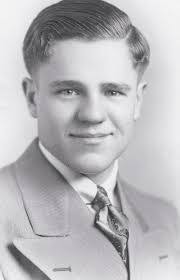 Lenora Wise's Instagram, Twitter & Facebook