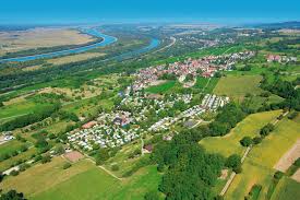 Vanaf het terras bij de grote graansilo uit 1924 heeft u een prachtig uitzicht over het havengebied. Kur Und Erlebniscamping Lug Ins Land Baden Wurttemberg Anwb Camping Anwb Camping