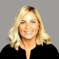 Karen Poynter's Instagram, Twitter & Facebook