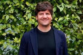 Come 10 giorni senza mamma, l'opera prima e seconda di genovesi non erano interamente farina del suo sacco, essendo ispirate a una sitcom britannica. 10 Giorni Senza Mamma Film Trama Cast Curiosita Popcorn Tv